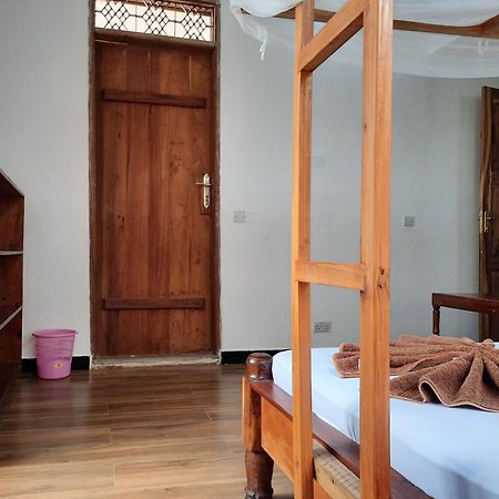 Bed and Breakfast Kajificheni House Нунгви Экстерьер фото