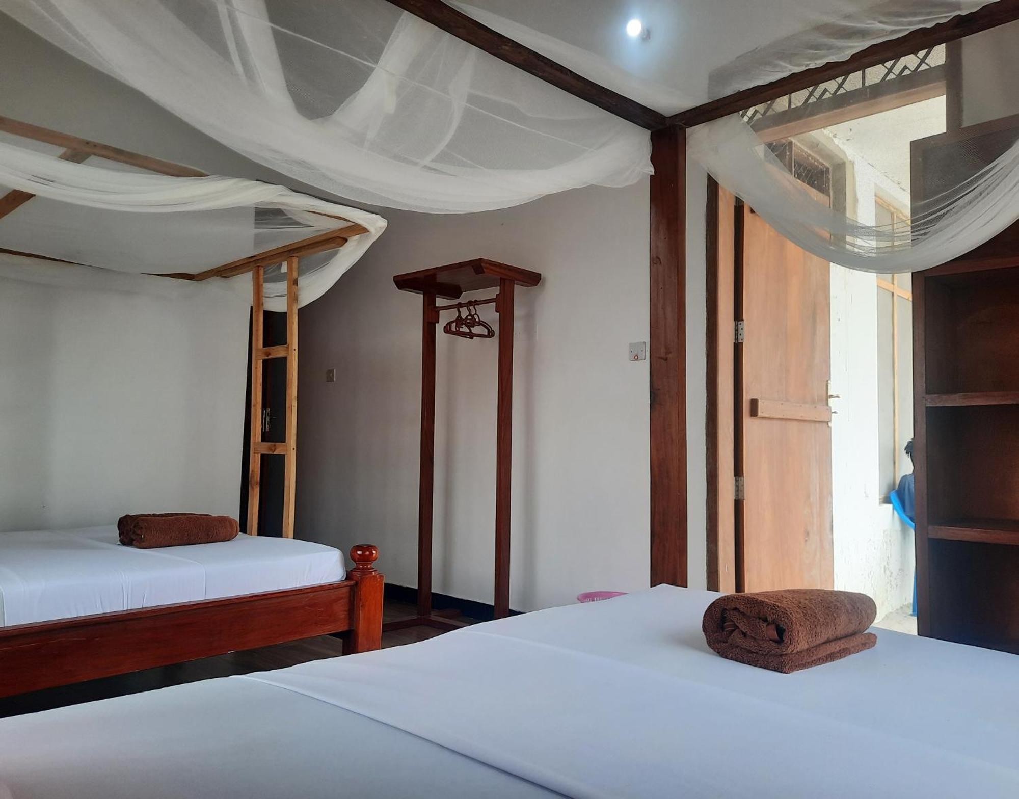 Bed and Breakfast Kajificheni House Нунгви Экстерьер фото