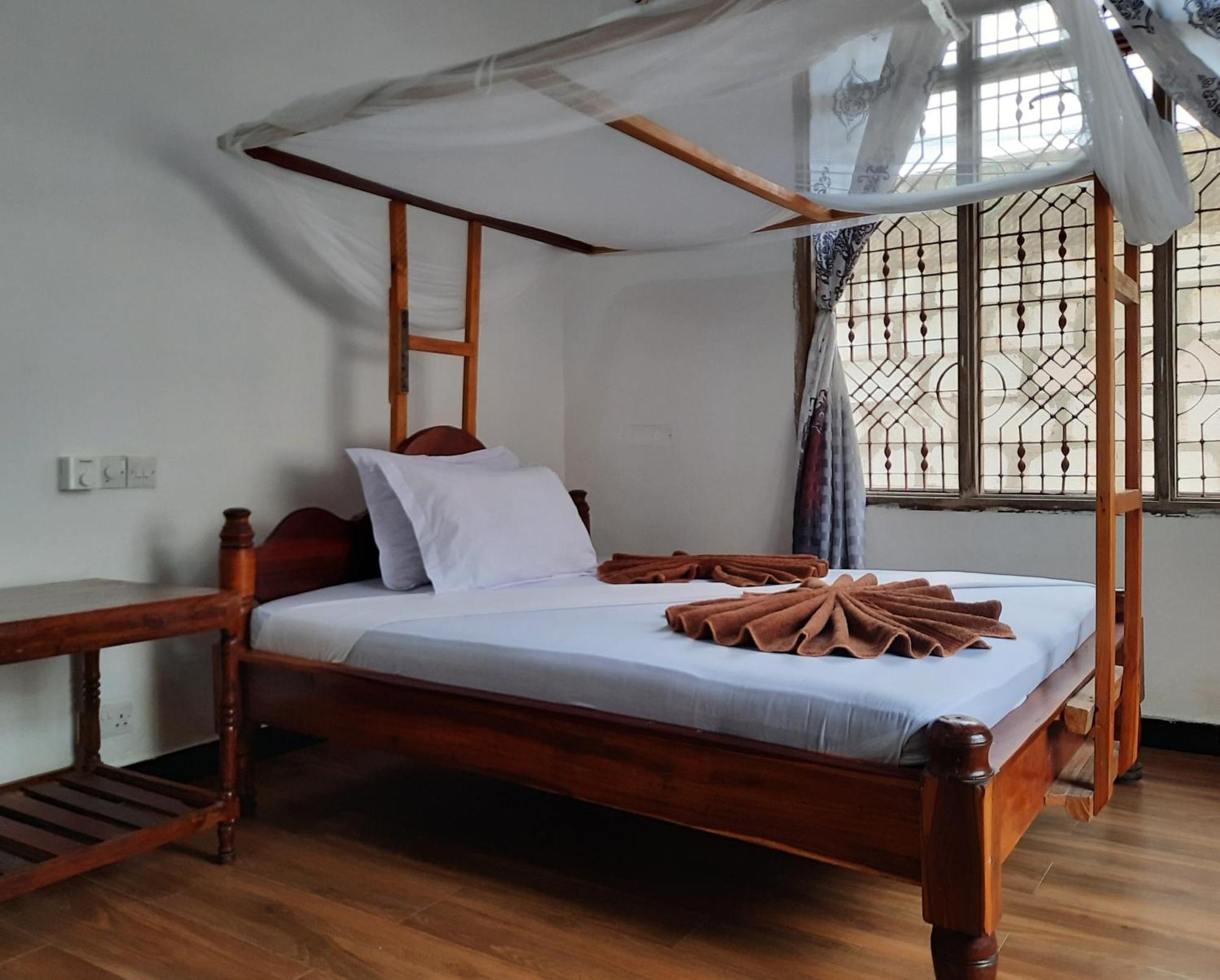 Bed and Breakfast Kajificheni House Нунгви Экстерьер фото